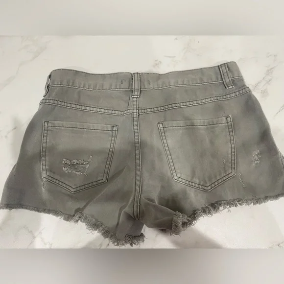 Free People button fly distressed short ACCEPTING OFFER - Picture 4 of 8